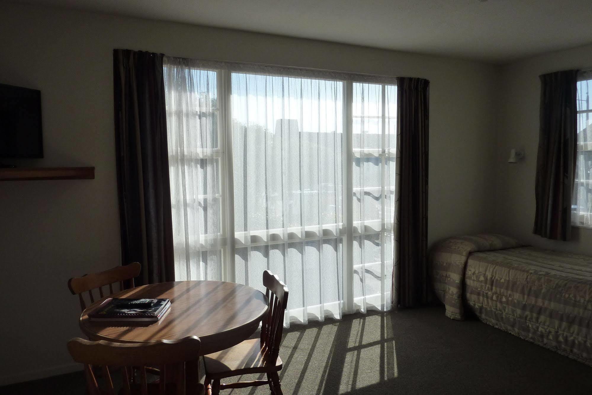Colonial Inn Motel Christchurch Zewnętrze zdjęcie